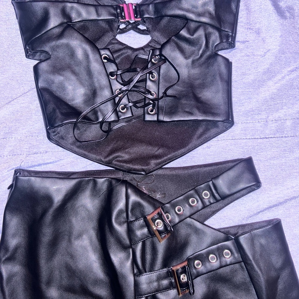 Elegant Black Faux Leather Skirt Set - Picture 2 of 6